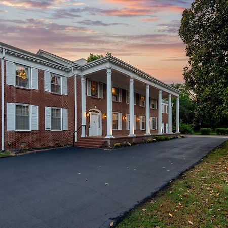 Beland Mansion-Blooming Garden Suite! Fort Smith Esterno foto