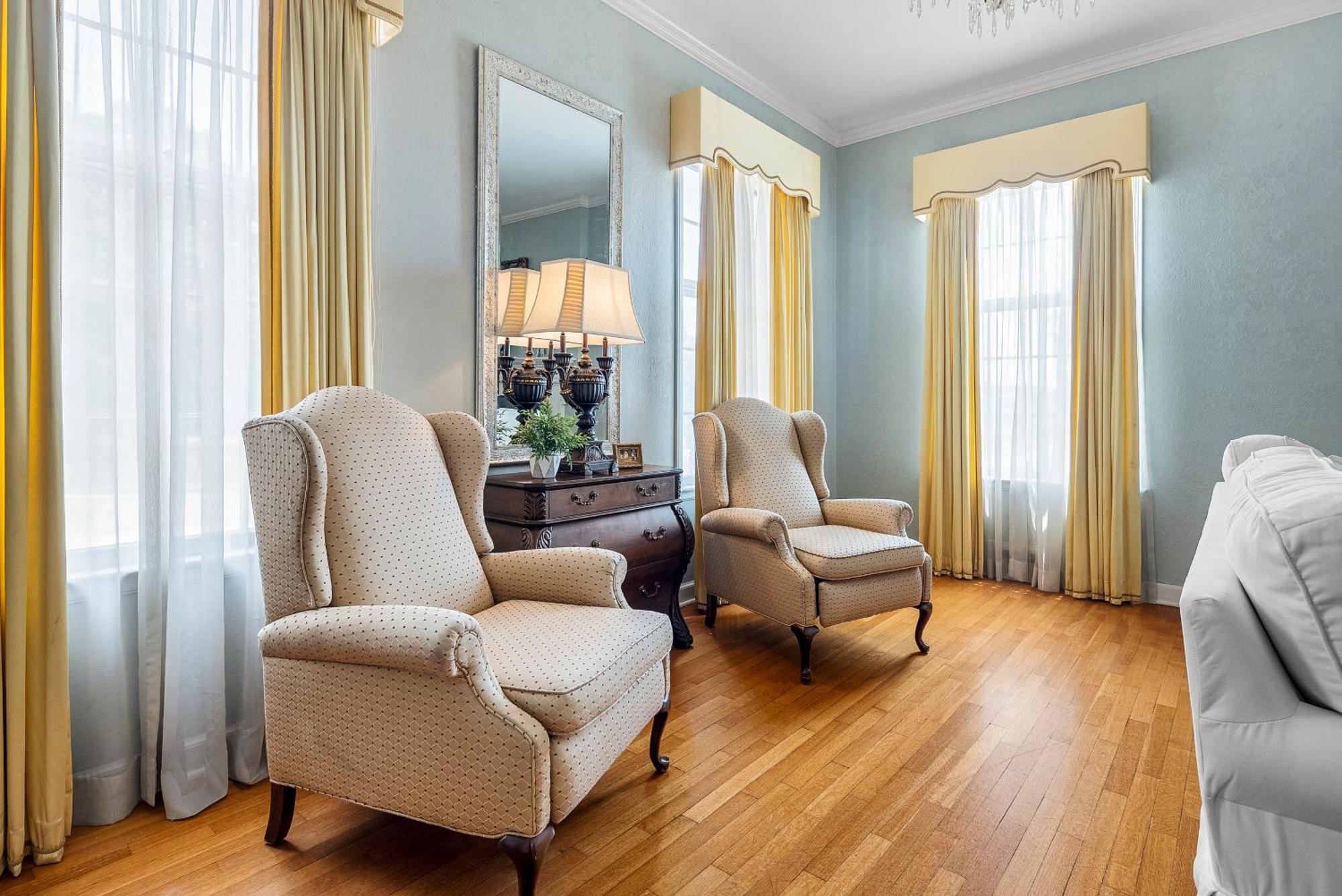 Beland Mansion-Blooming Garden Suite! Fort Smith Esterno foto