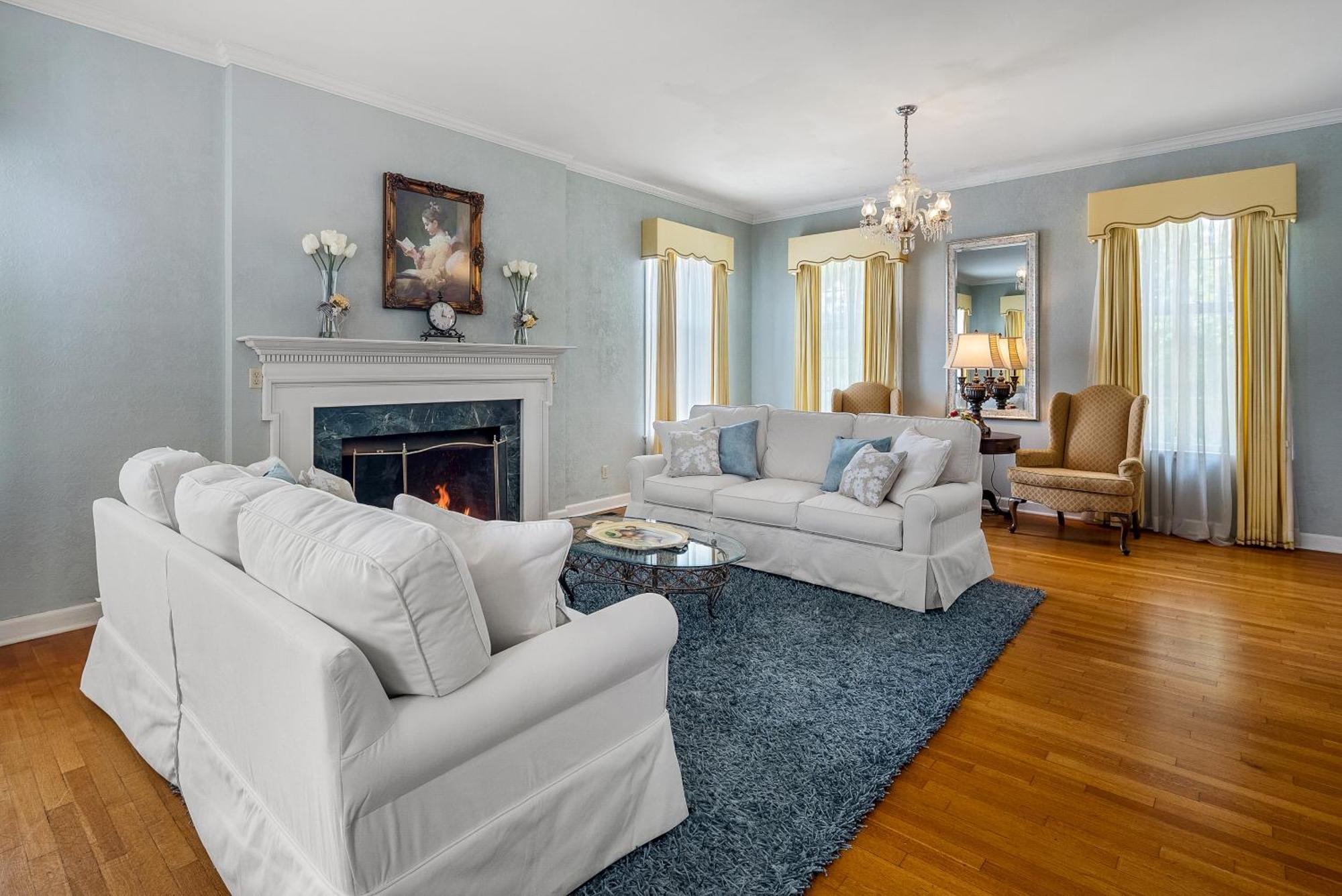 Beland Mansion-Blooming Garden Suite! Fort Smith Esterno foto
